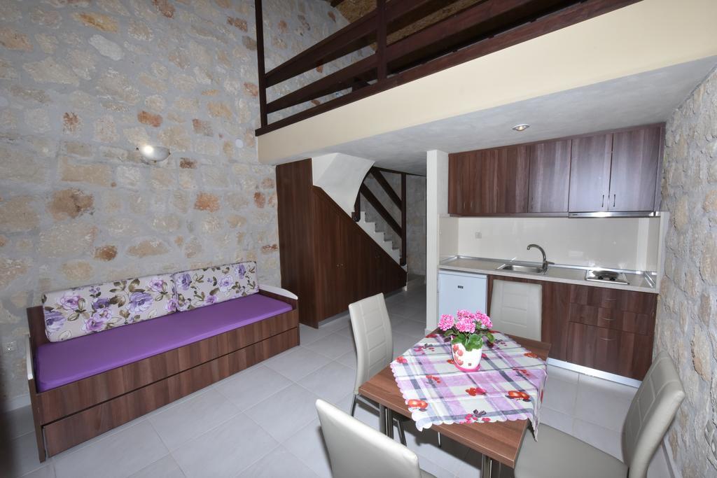 Tsimpoukas Village Nea Plagia