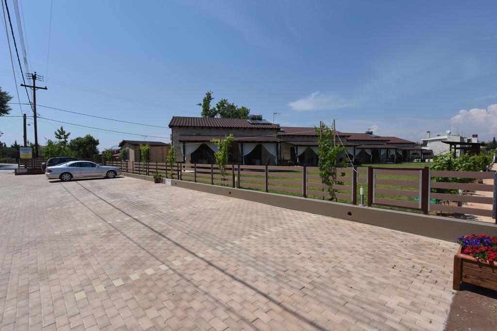 Tsimpoukas Village Nea Plagia